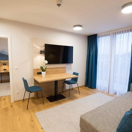 Leo Apartments Мисбах Экстерьер фото