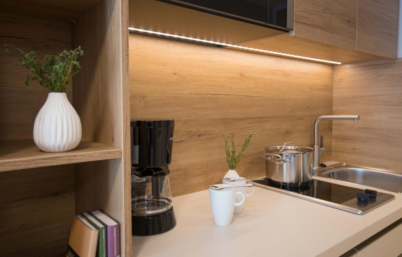 Leo Apartments Мисбах Экстерьер фото