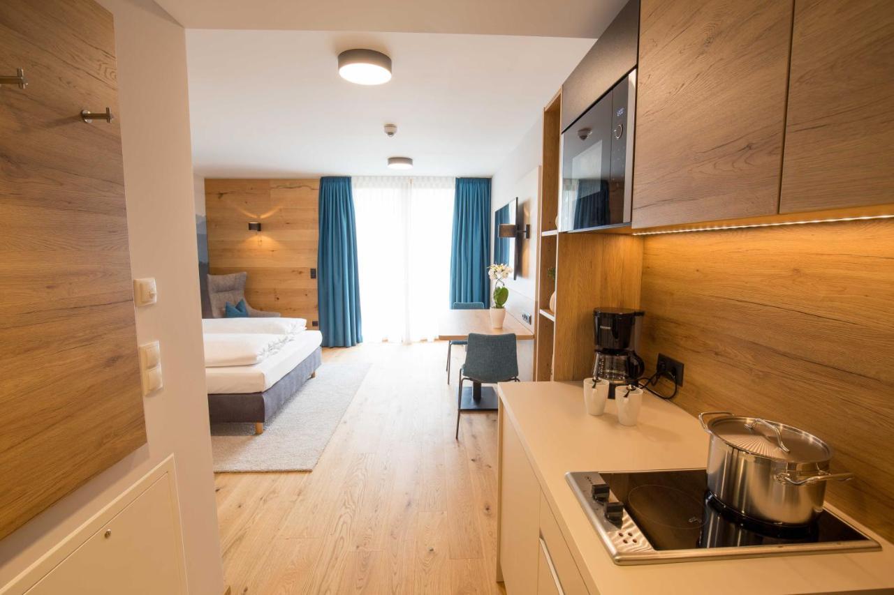 Leo Apartments Мисбах Экстерьер фото